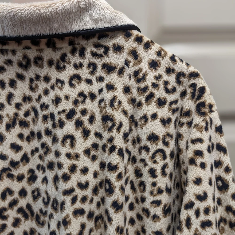 Leopard Print Fleece Robe - Picture 10 of 16